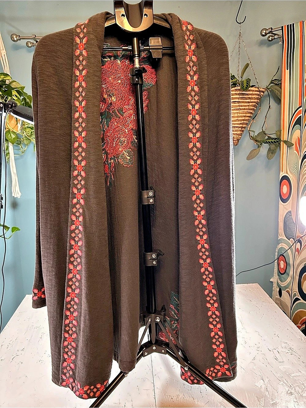 j.jill Embroidered Floral Cardigan in Gray Size Large